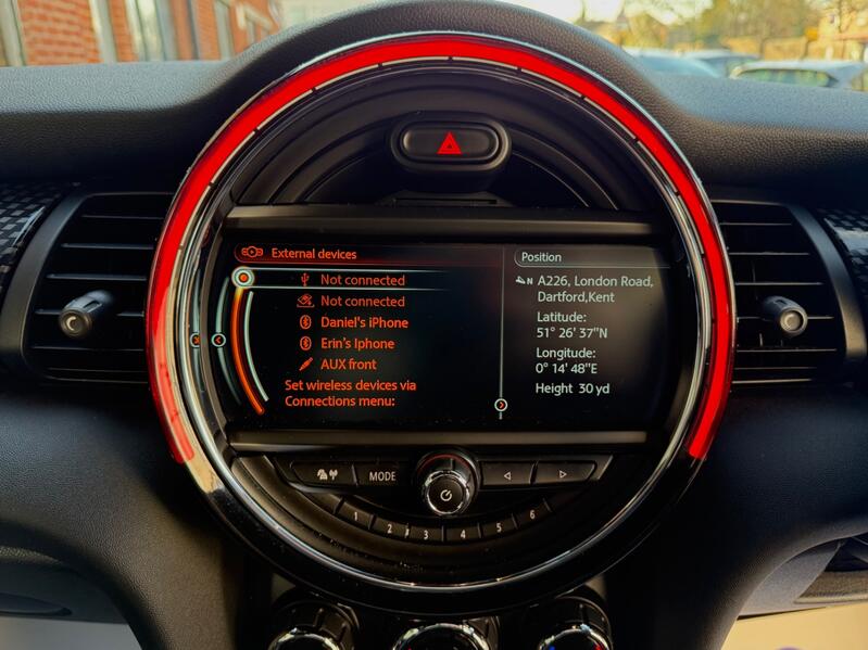 MINI HATCH