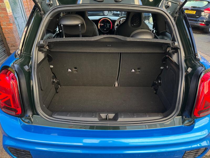 MINI HATCH