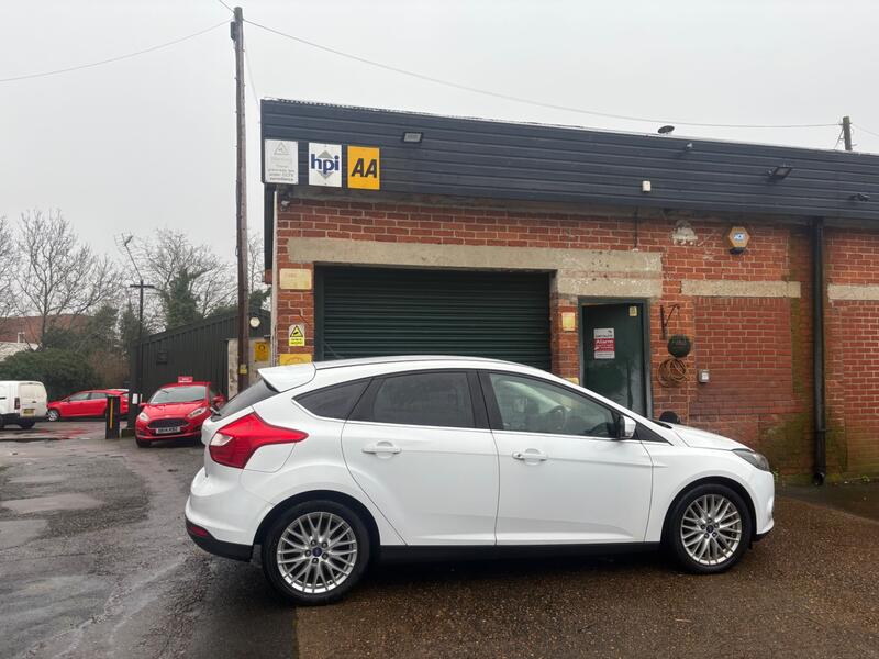 FORD FOCUS